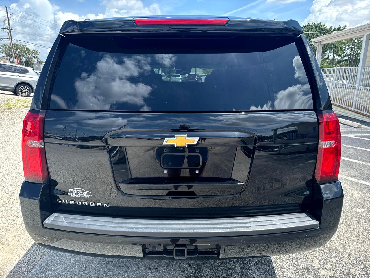 Chevrolet Suburban2Wd 4Dr Lt - Thumbnail 4