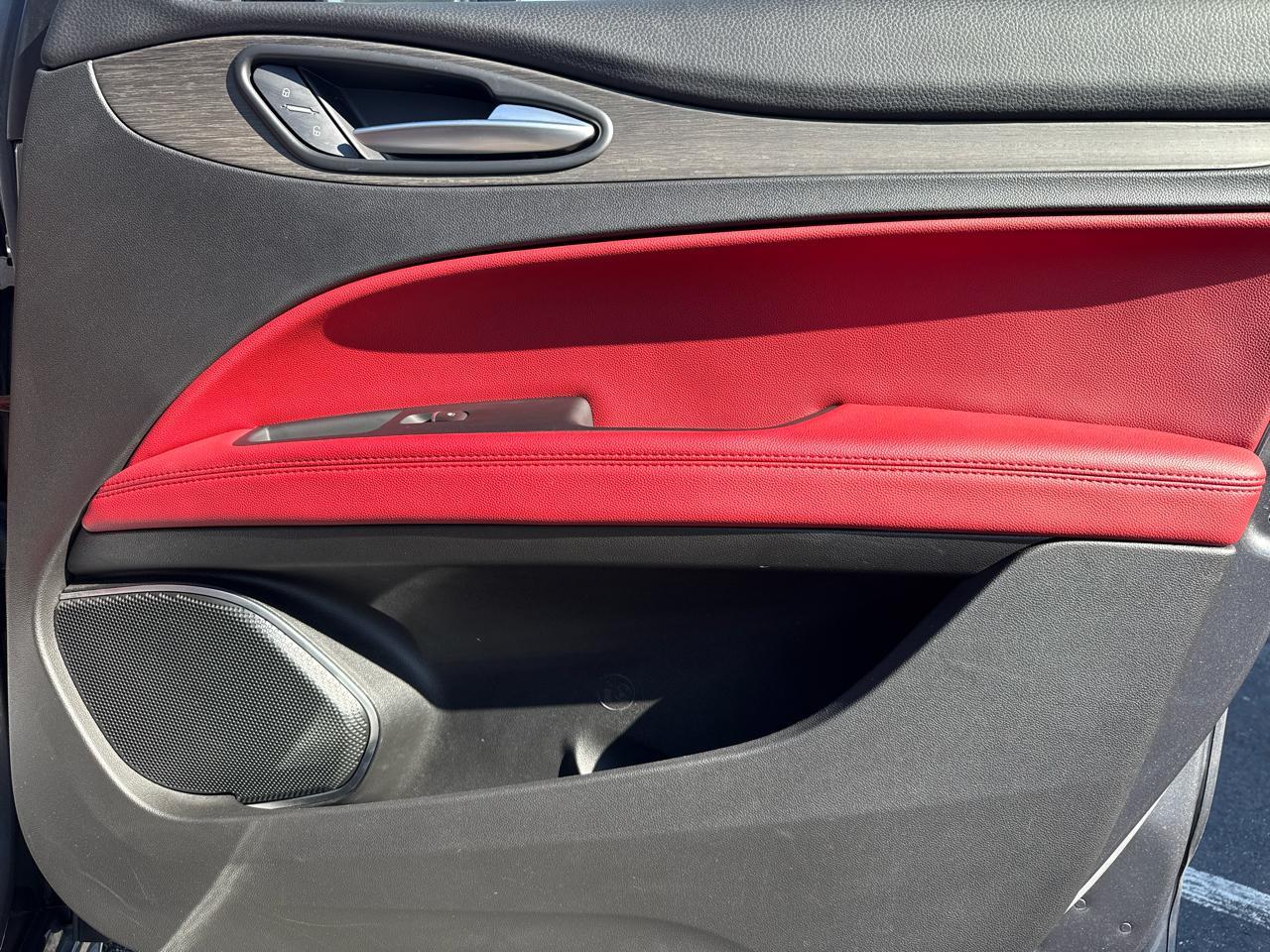 Alfa Romeo Stelvioti Awd - Thumbnail 13