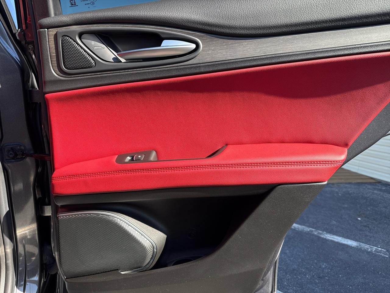 Alfa Romeo Stelvioti Awd - Thumbnail 18