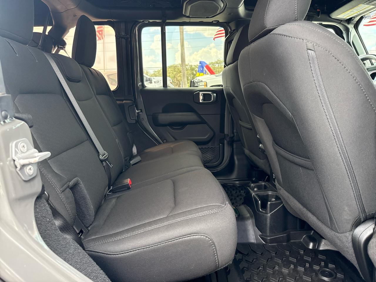 Jeep Wrangler Unlimitedsahara 4X4 - Thumbnail 14