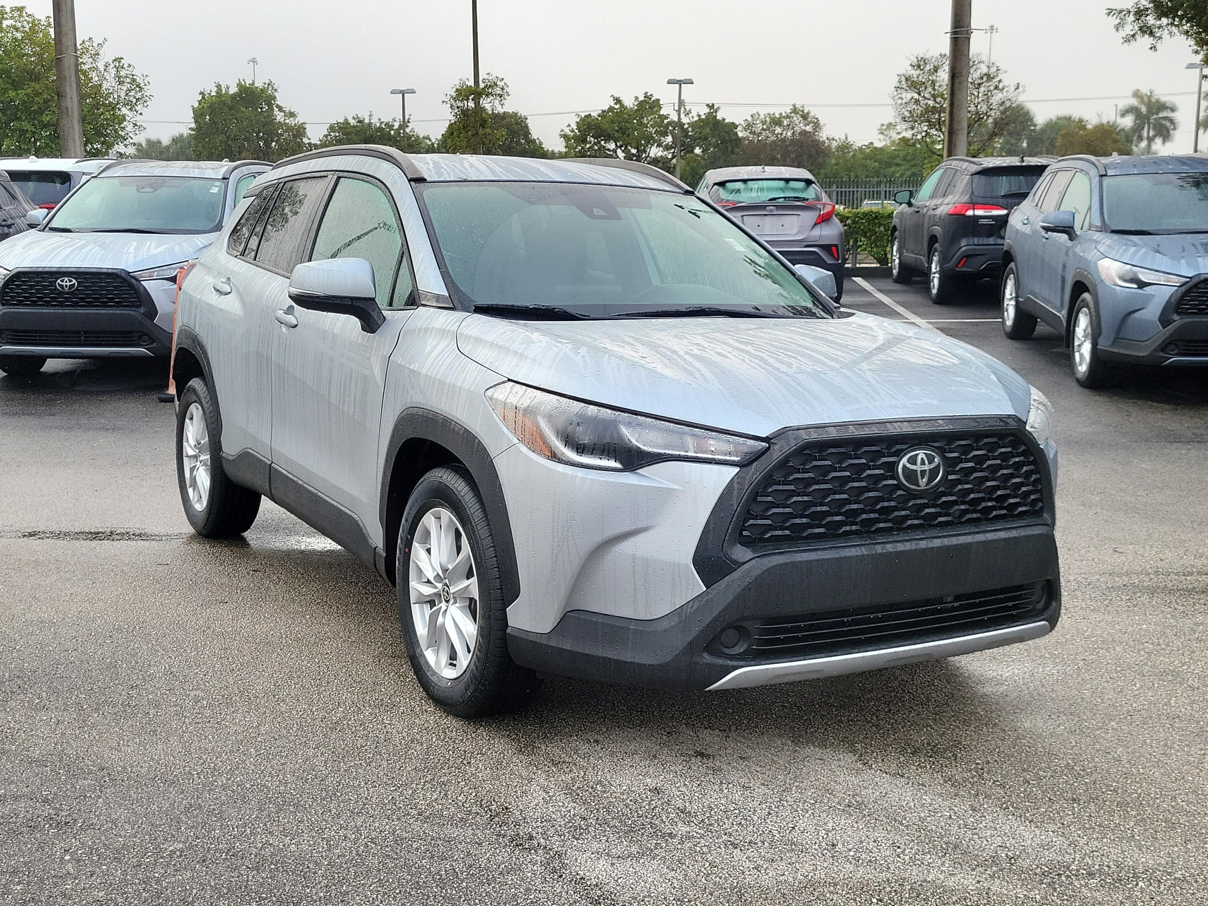 Toyota Corolla Cross Le Fwd - Thumbnail 4