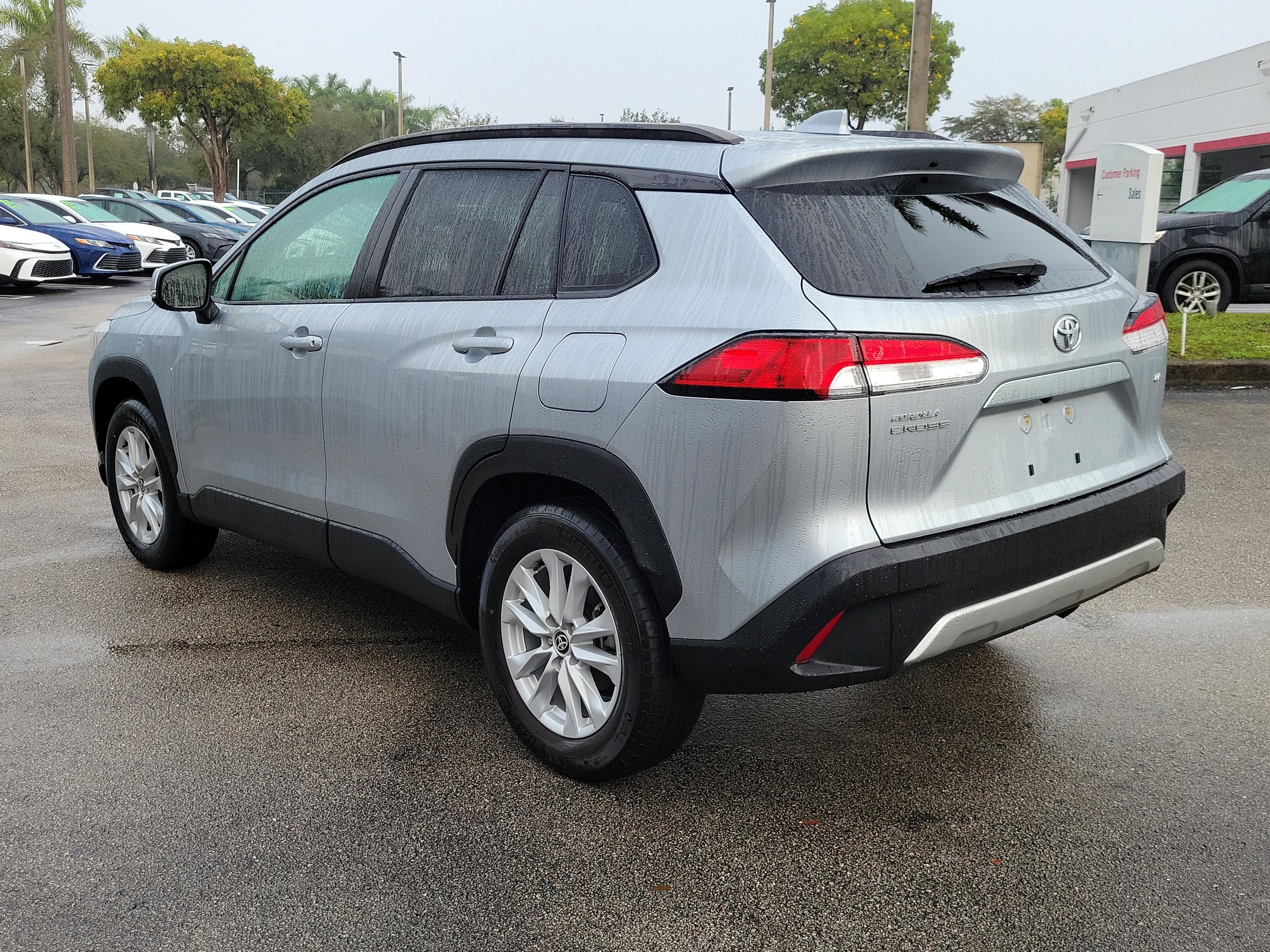 Toyota Corolla Cross Le Fwd - Thumbnail 7