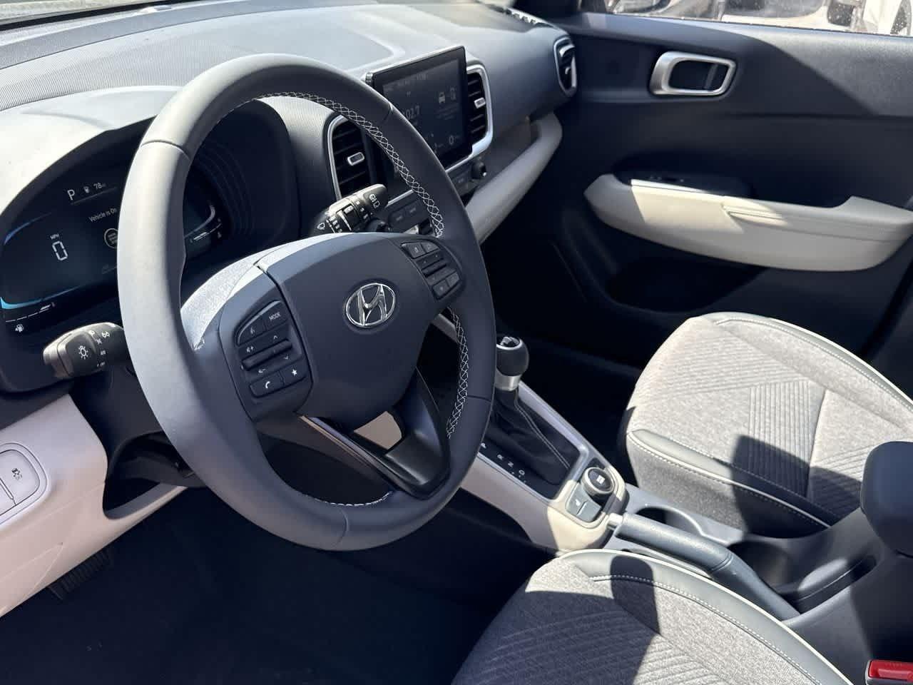 Hyundai Venue Sel W/Two-Tone Roof Fwd Sport Utility - Thumbnail 13