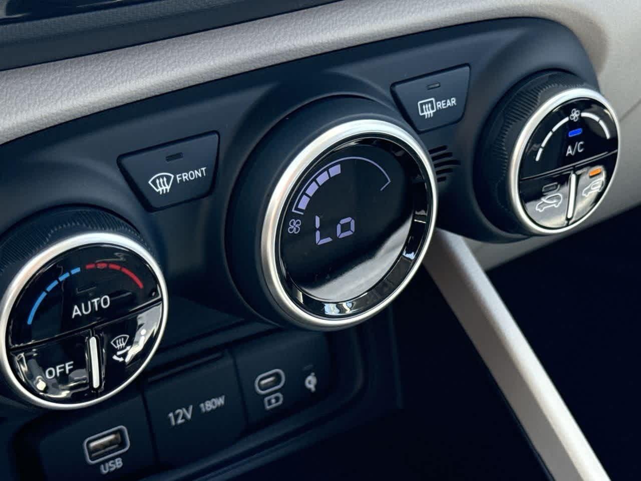 Hyundai Venue Sel W/Two-Tone Roof Fwd Sport Utility - Thumbnail 20