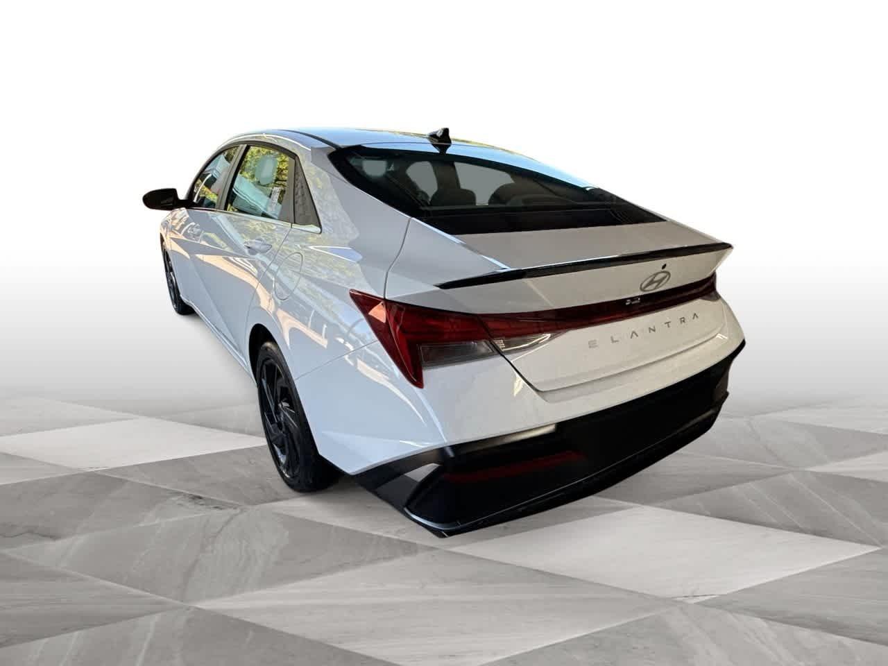 Hyundai Elantra Sel Sport Premium Fwd 4Dr Car - Thumbnail 6