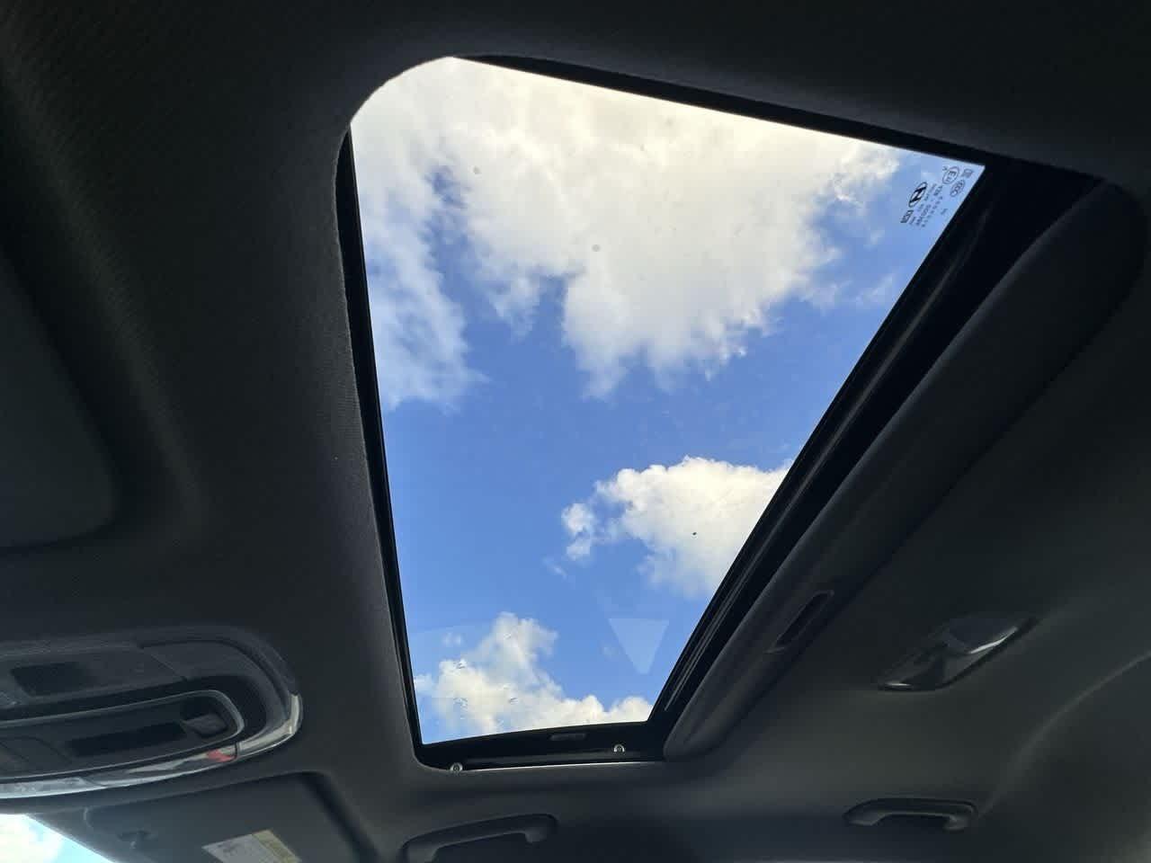 Hyundai Elantra Sel Sport Premium Fwd 4Dr Car - Thumbnail 17