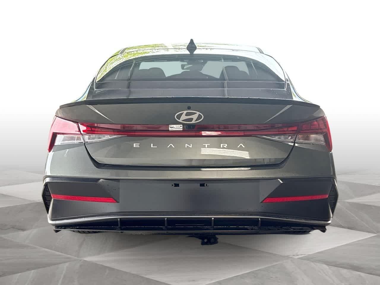 Hyundai Elantra Sel Sport Premium Fwd 4Dr Car - Thumbnail 7