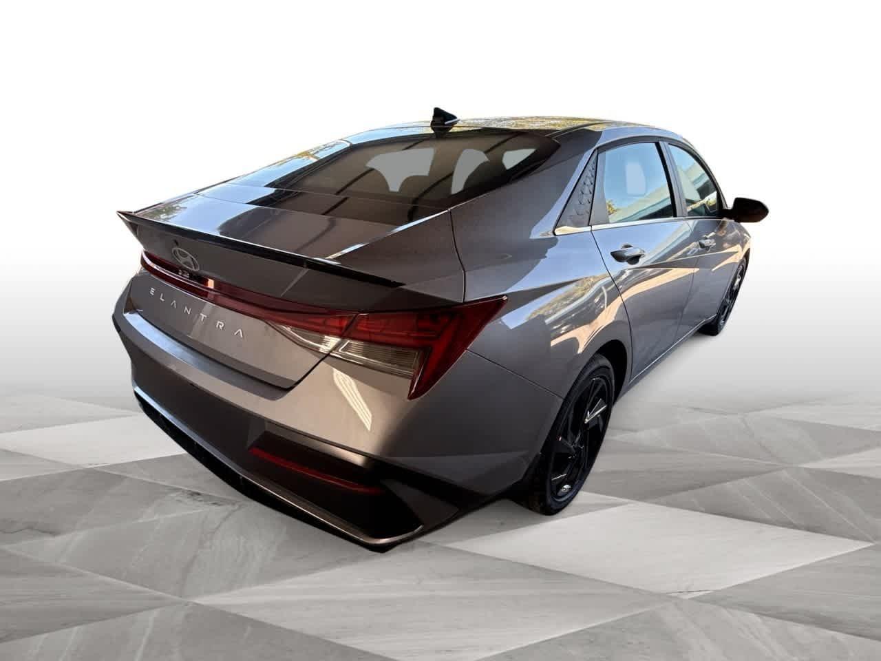 Hyundai Elantra Sel Sport Premium Fwd 4Dr Car - Thumbnail 8
