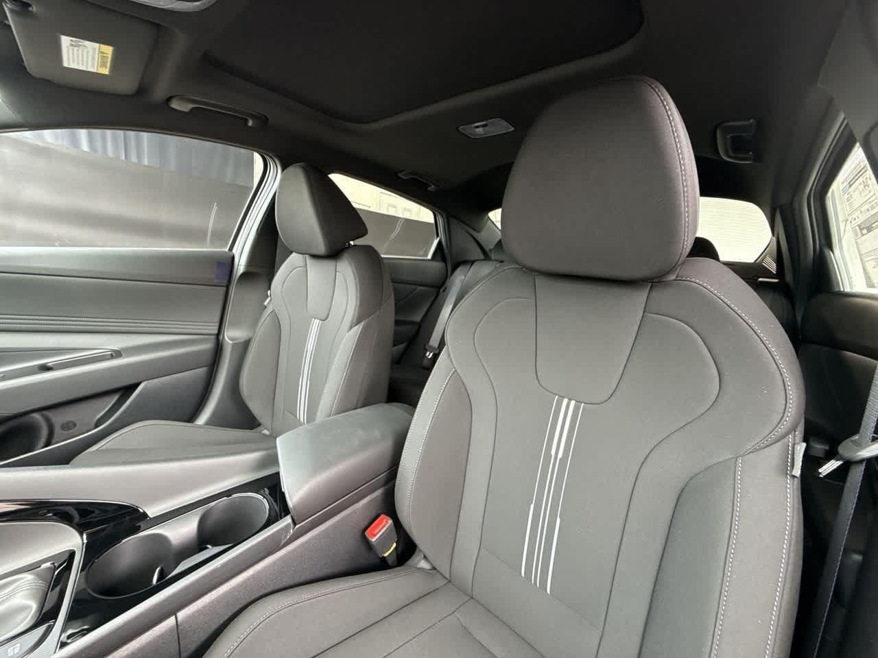 Hyundai Elantra Sel Sport Premium Fwd 4Dr Car - Thumbnail 14