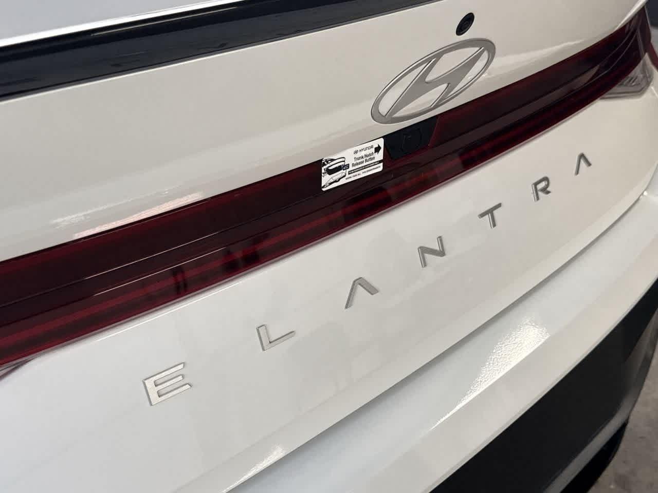 Hyundai Elantra Sel Sport Premium Fwd 4Dr Car - Thumbnail 10