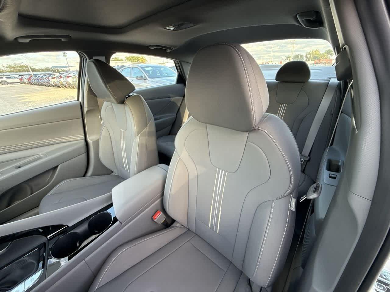 Hyundai Elantra Sel Sport Premium Fwd 4Dr Car - Thumbnail 14