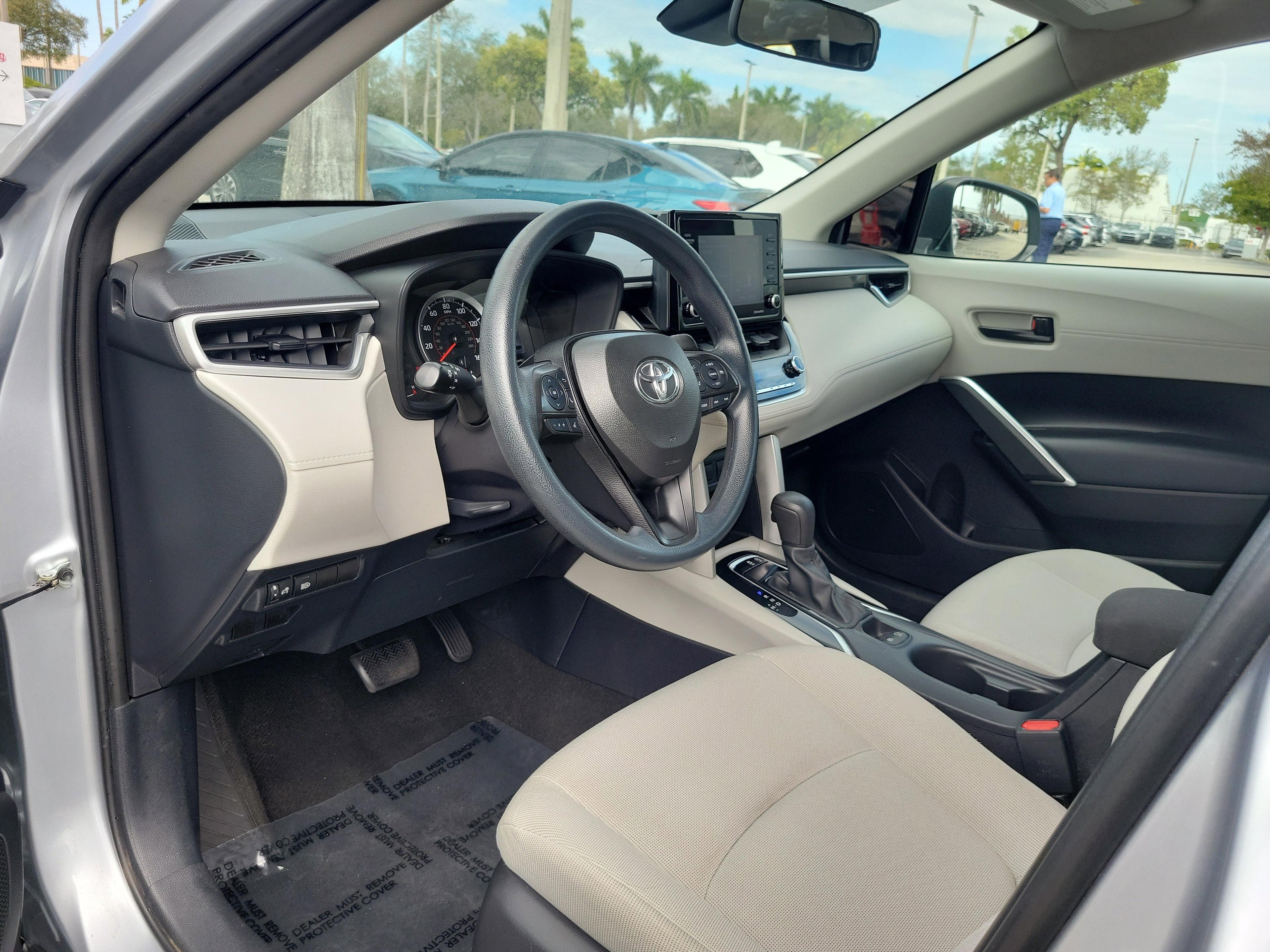 Toyota Corolla Cross L Awd - Thumbnail 12