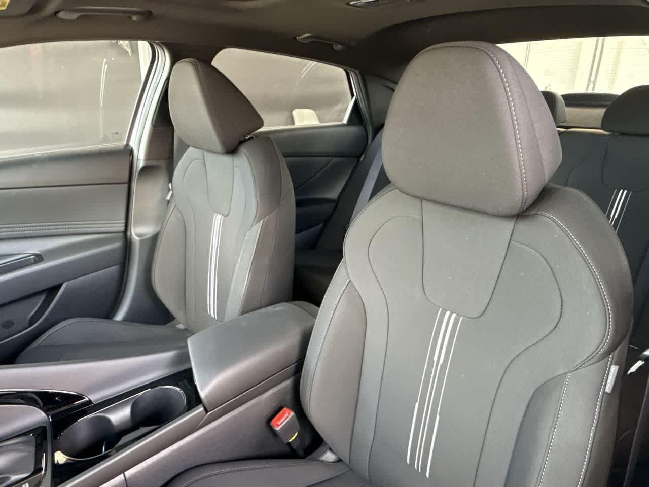 Hyundai Elantra Sel Sport Premium Fwd 4Dr Car - Thumbnail 14