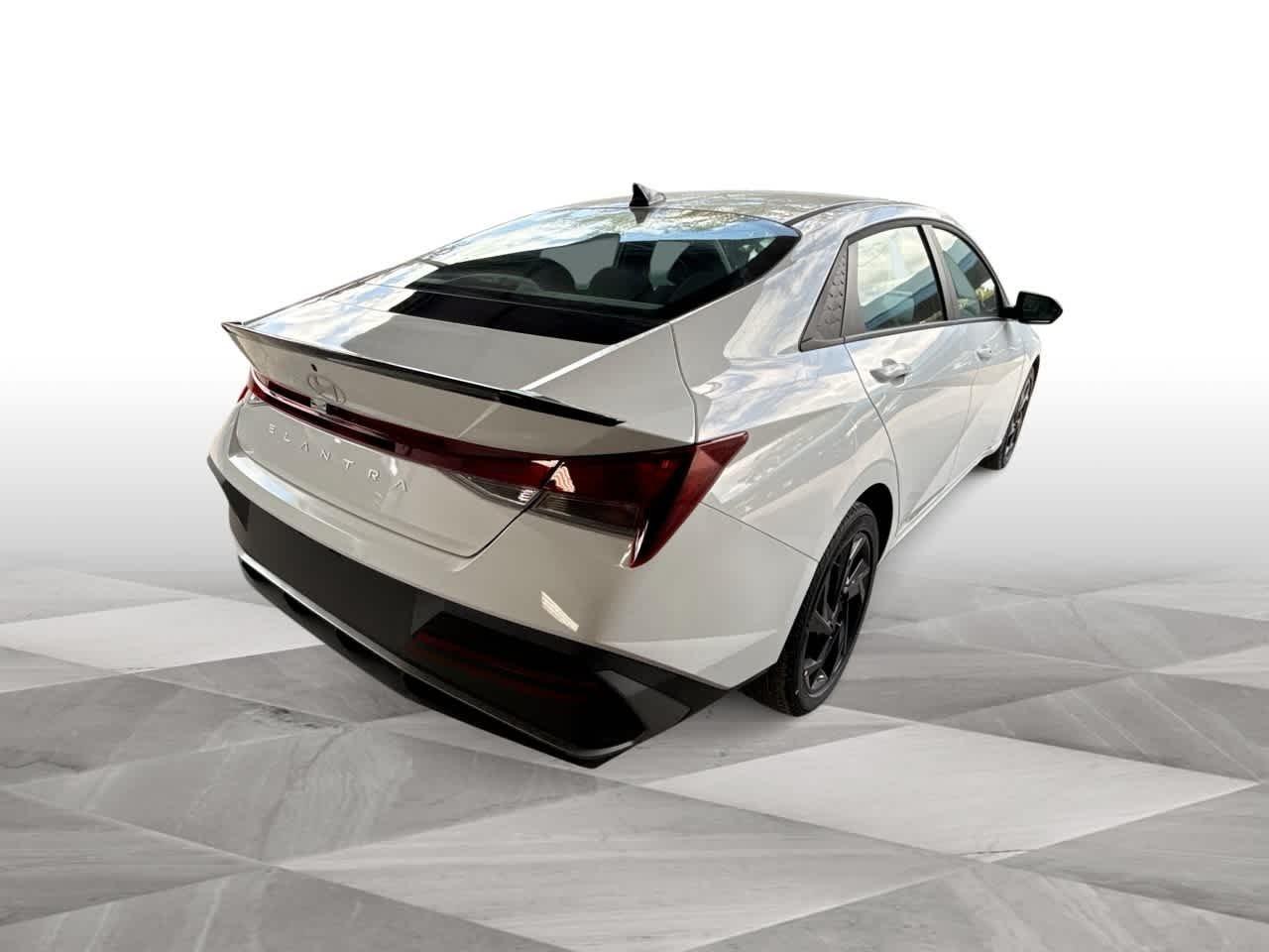 Hyundai Elantra Sel Sport Fwd 4Dr Car - Thumbnail 8