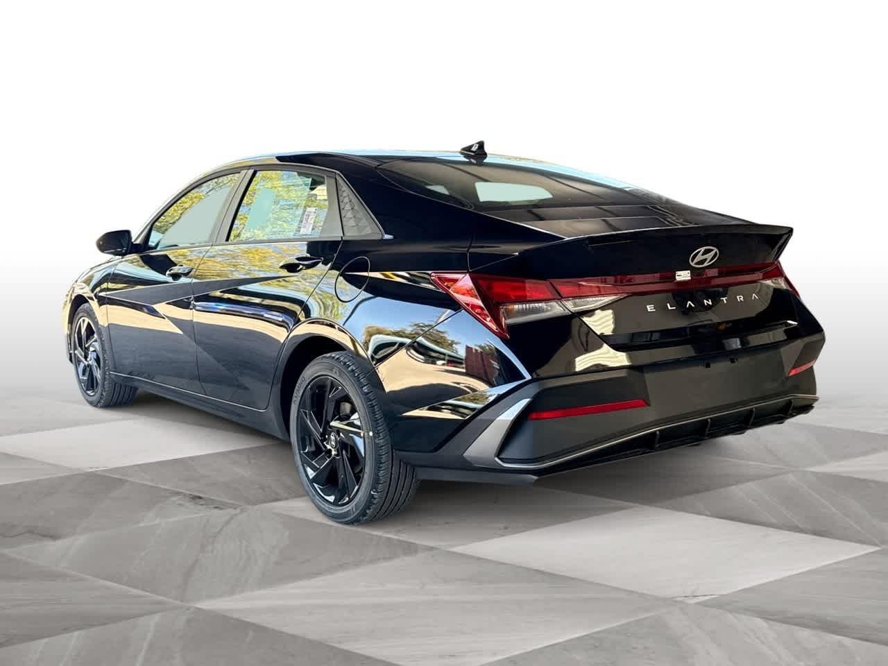 Hyundai Elantra Sel Sport Fwd 4Dr Car - Thumbnail 6