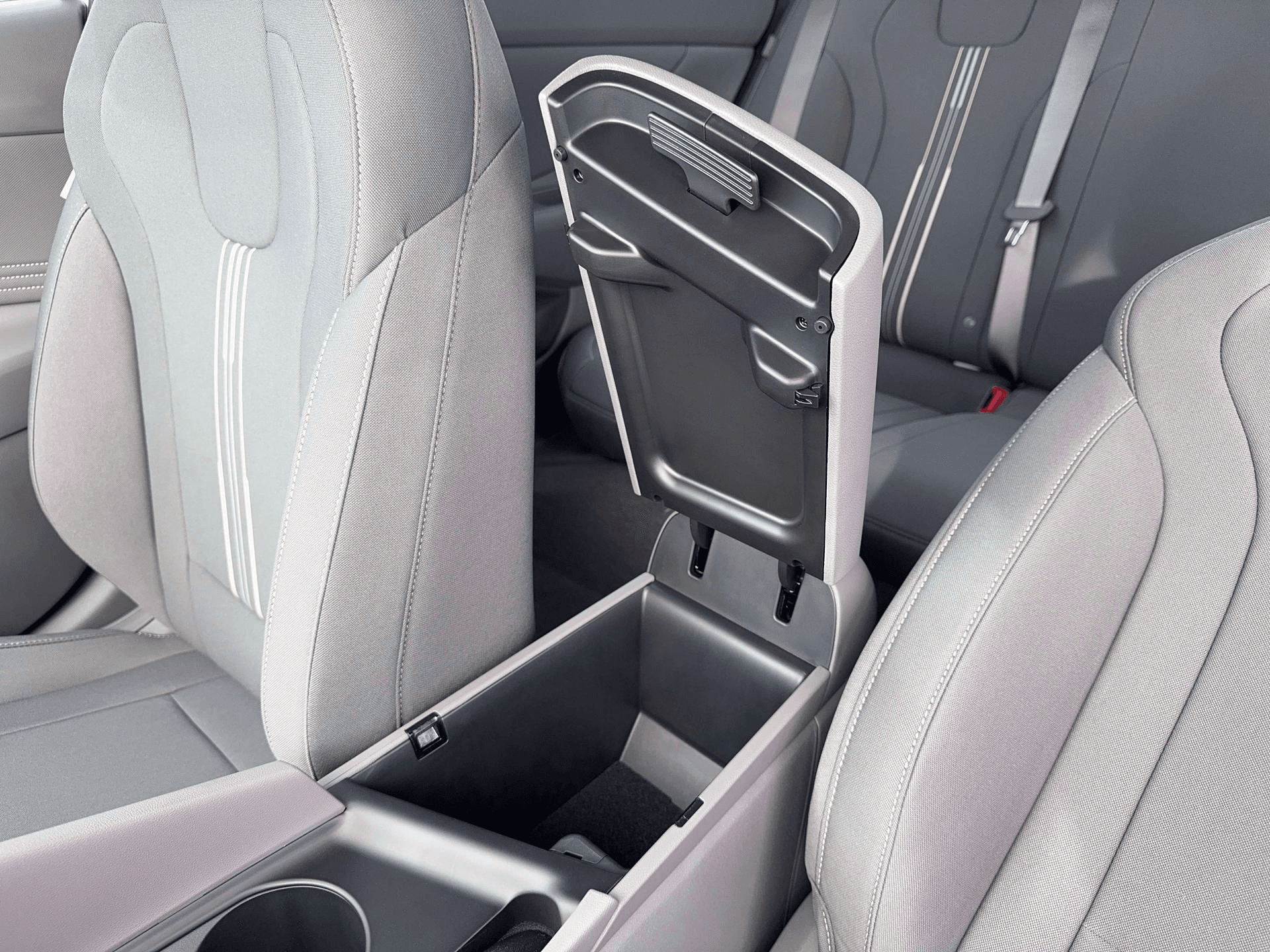 Hyundai Elantra Sel Sport Fwd 4Dr Car - Thumbnail 19