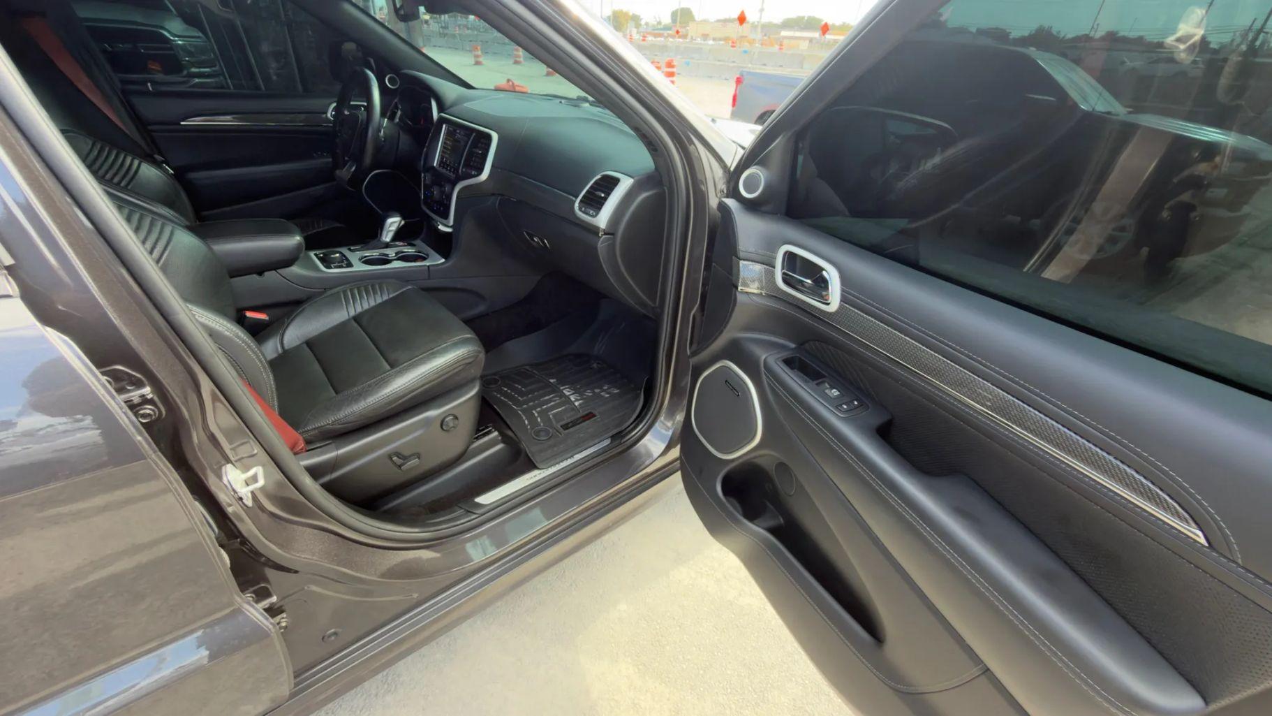 Jeep Grand Cherokee - Thumbnail 16