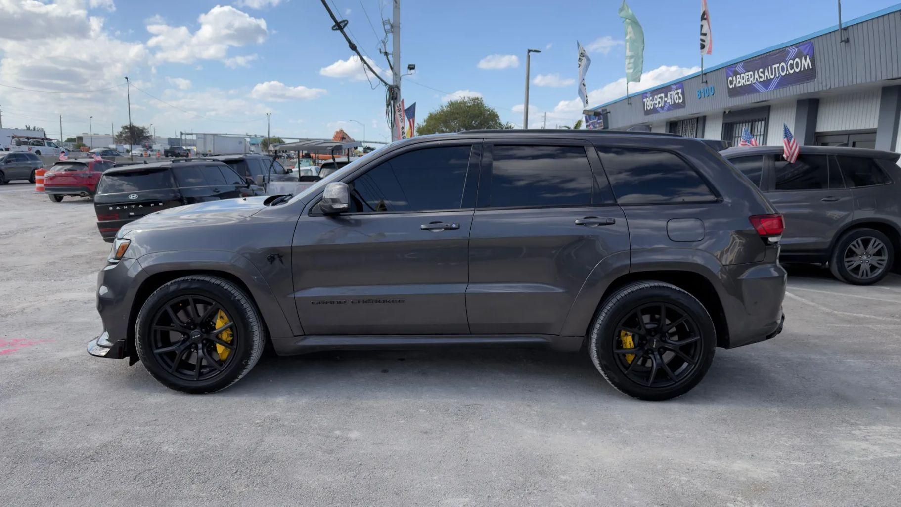 Jeep Grand Cherokee - Thumbnail 12