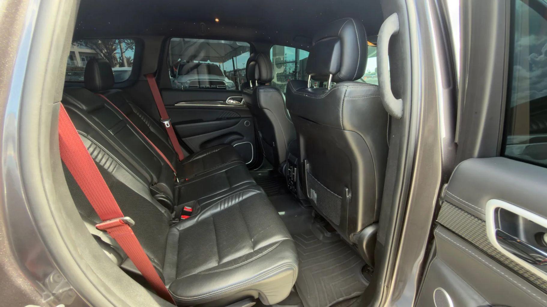 Jeep Grand Cherokee - Thumbnail 19