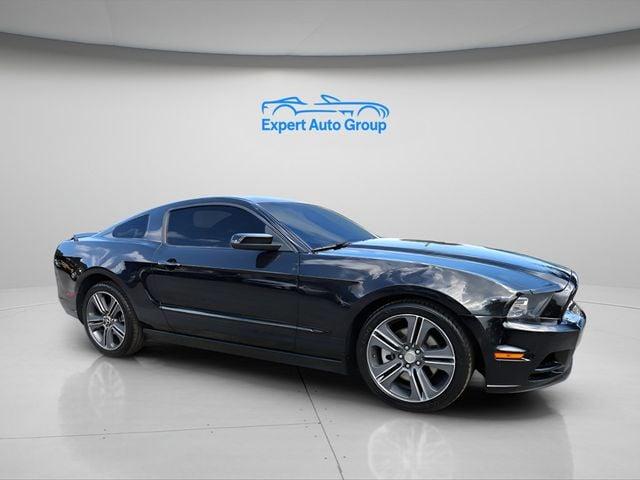 Ford MUSTANG 2dr Coupe V6 Premium - View 1
