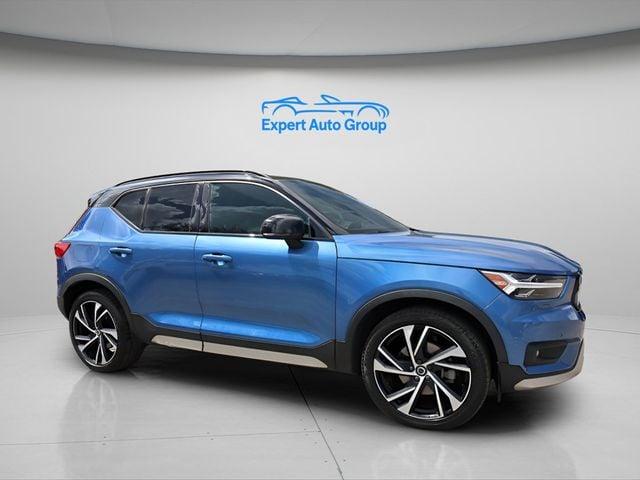 Volvo XC40 T5 AWD R-Design - View 1