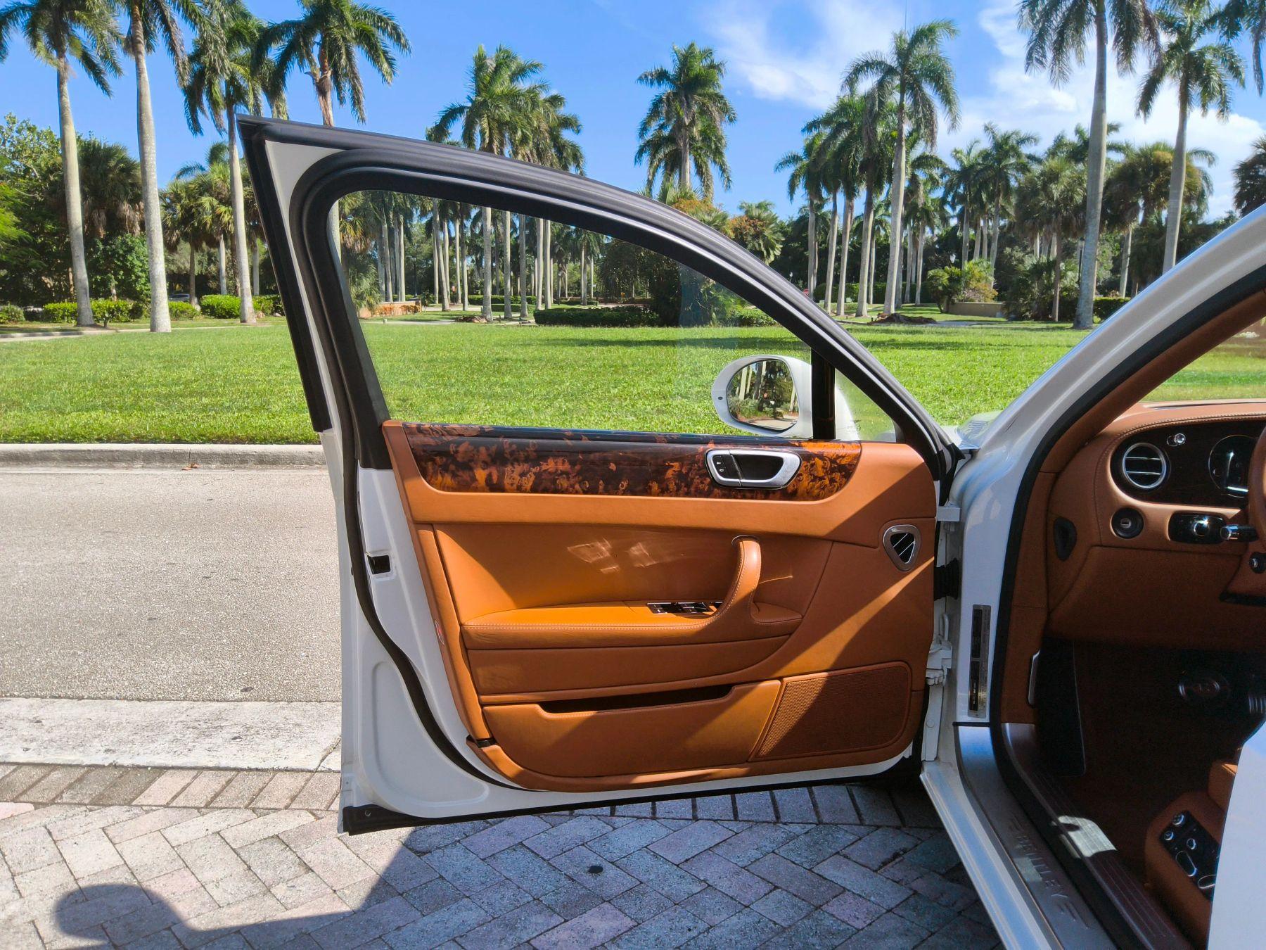 Bentley Continental - Thumbnail 4