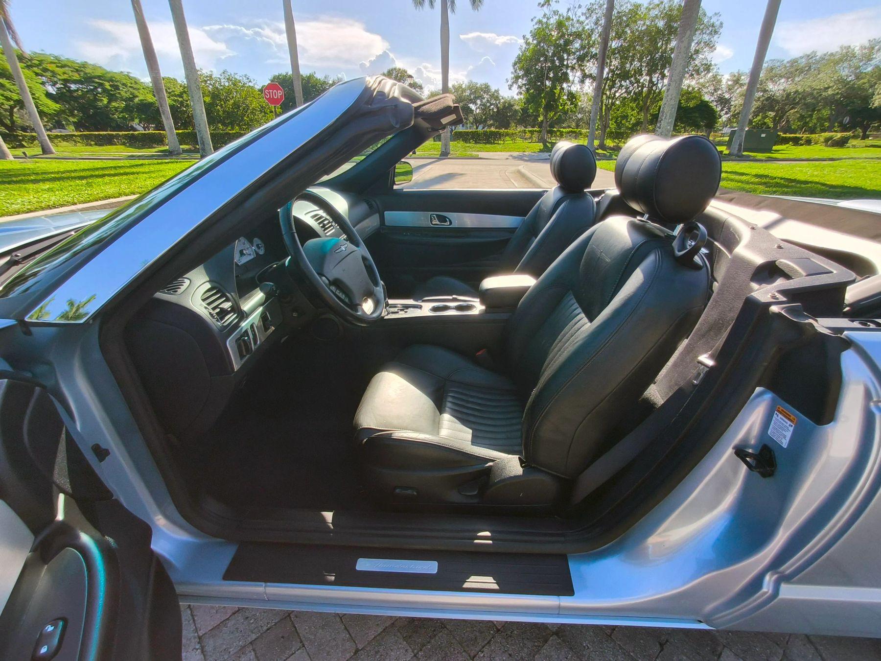 Ford Thunderbird - Thumbnail 10