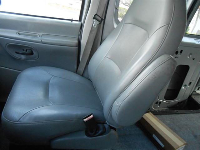 Ford Econoline E150 Van | Stock No: 14759 - Thumbnail 17