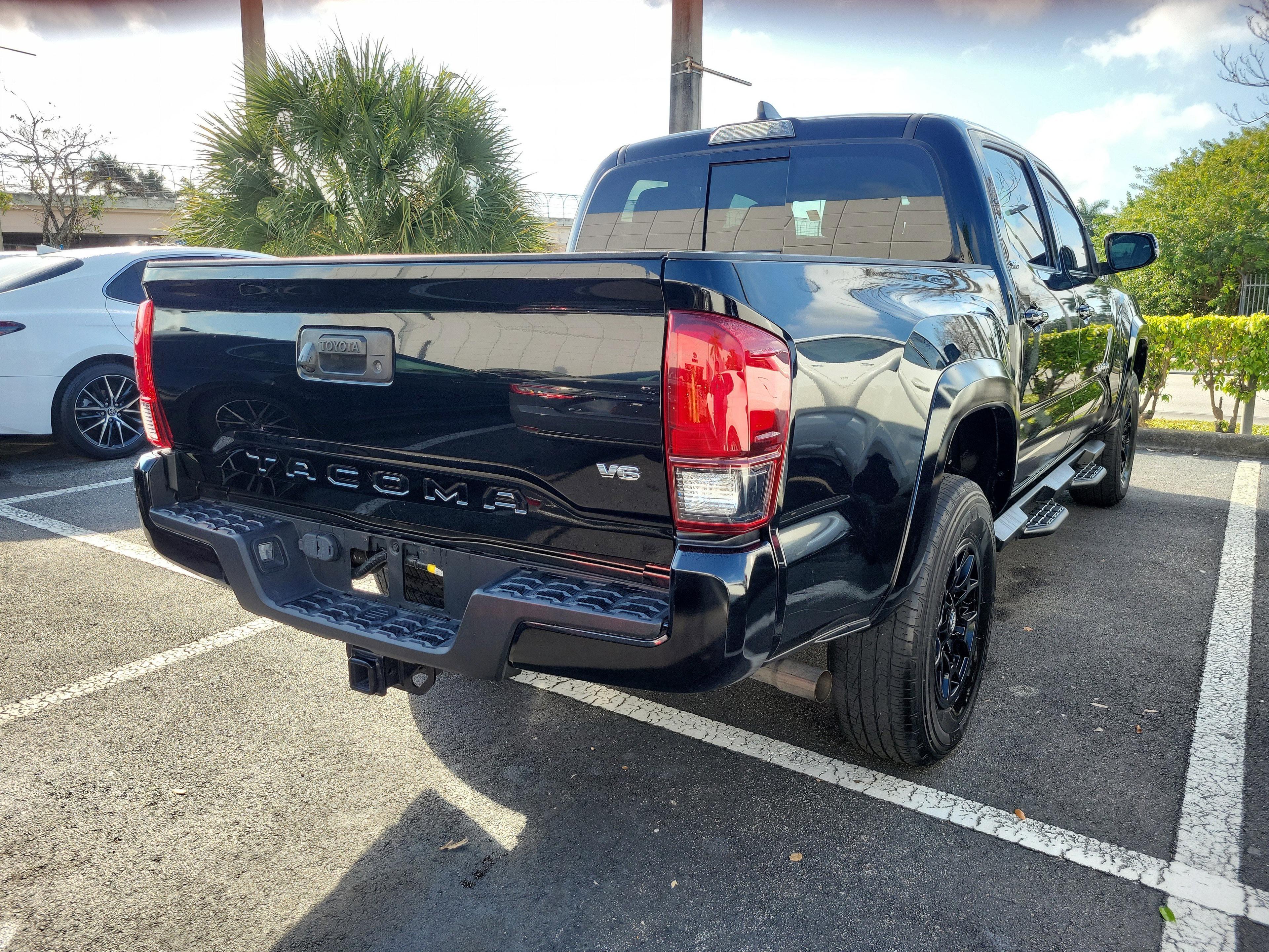 Toyota Tacoma 2Wd Sr5 Rwd Crew Cab - Thumbnail 5