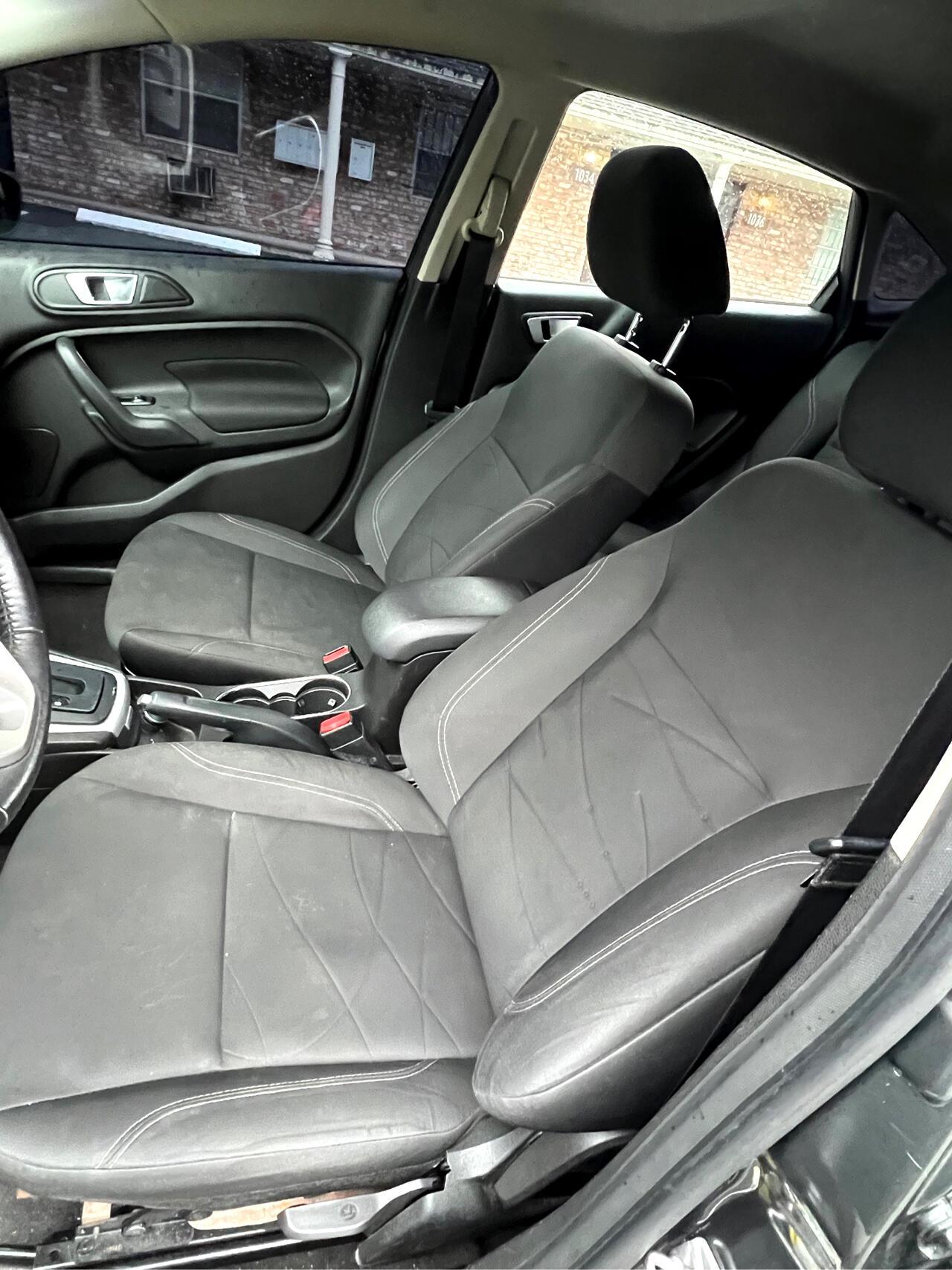 Ford Fiestase Sedan - Thumbnail 11