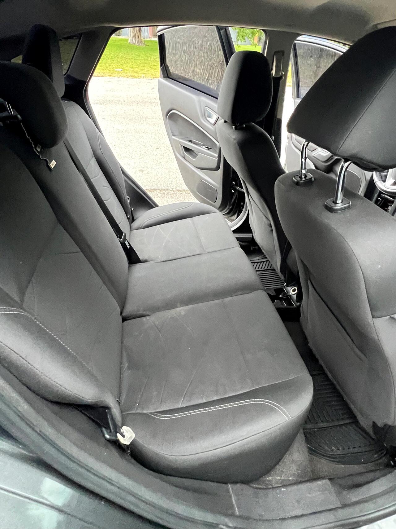 Ford Fiestase Sedan - Thumbnail 15