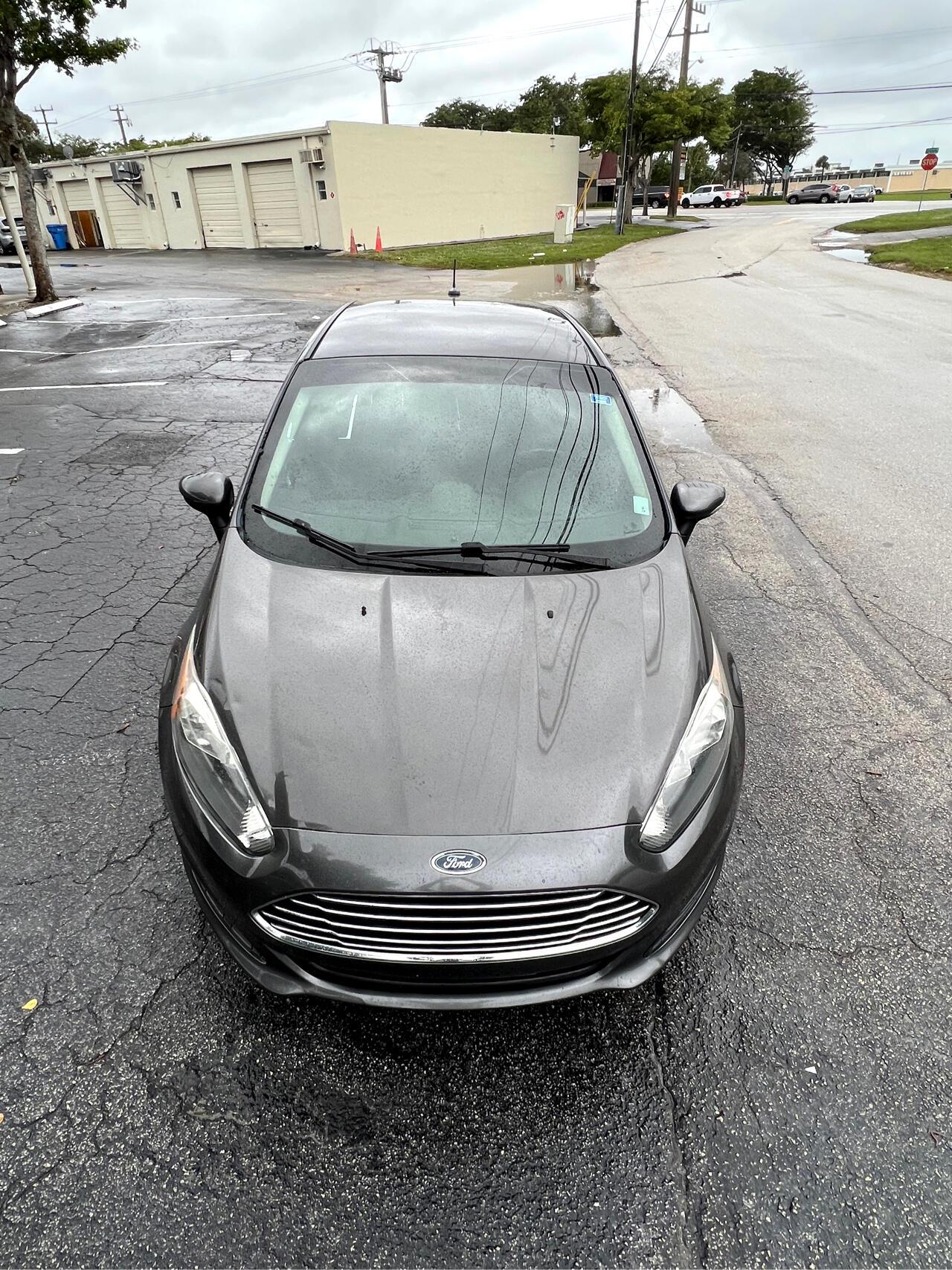 Ford Fiestase Sedan - Thumbnail 9