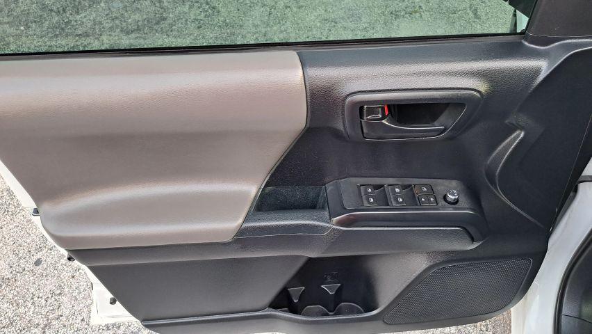 Toyota Tacoma Double Cab - Thumbnail 15