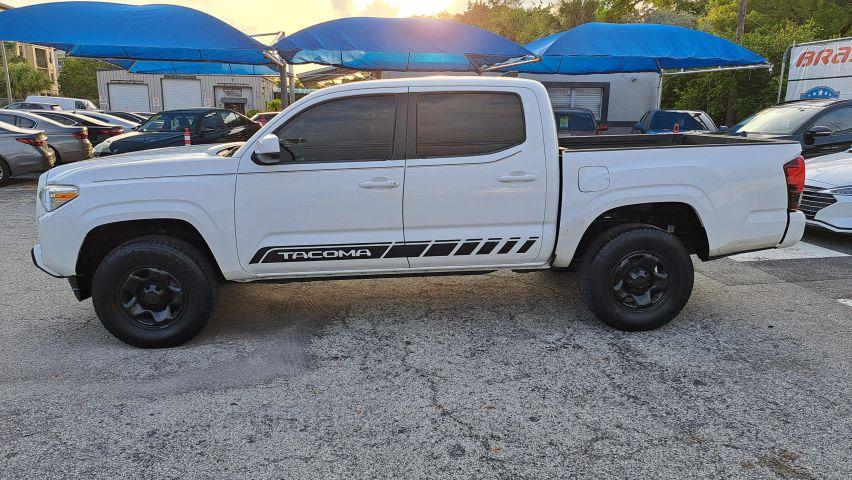 Toyota Tacoma Double Cab - Thumbnail 10