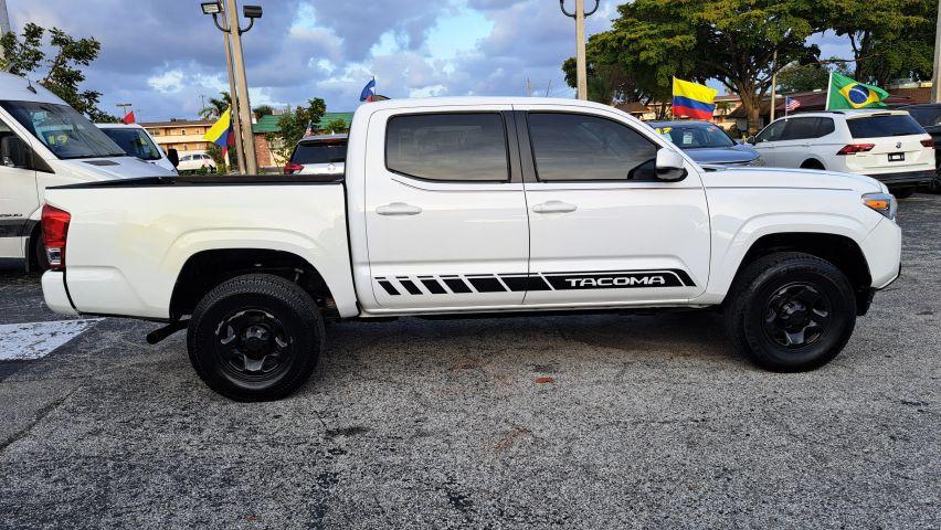 Toyota Tacoma Double Cab - Thumbnail 14