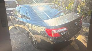 Toyota Camry - Thumbnail 2