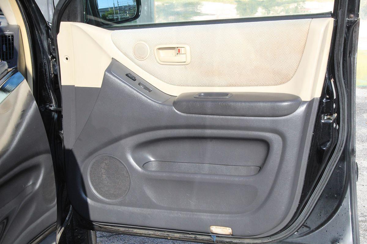 Toyota Highlander Only $3900 Cash** "No Financing" - Thumbnail 16