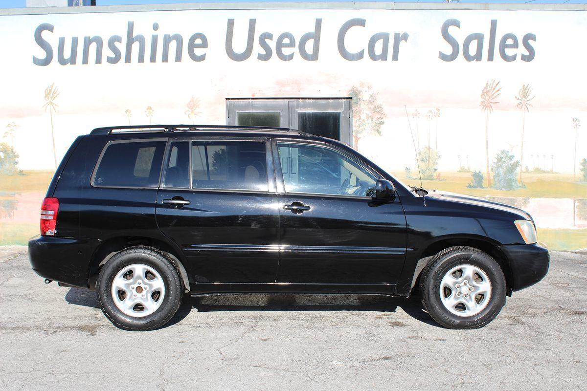 Toyota Highlander Only $3900 Cash** "No Financing" - Thumbnail 2