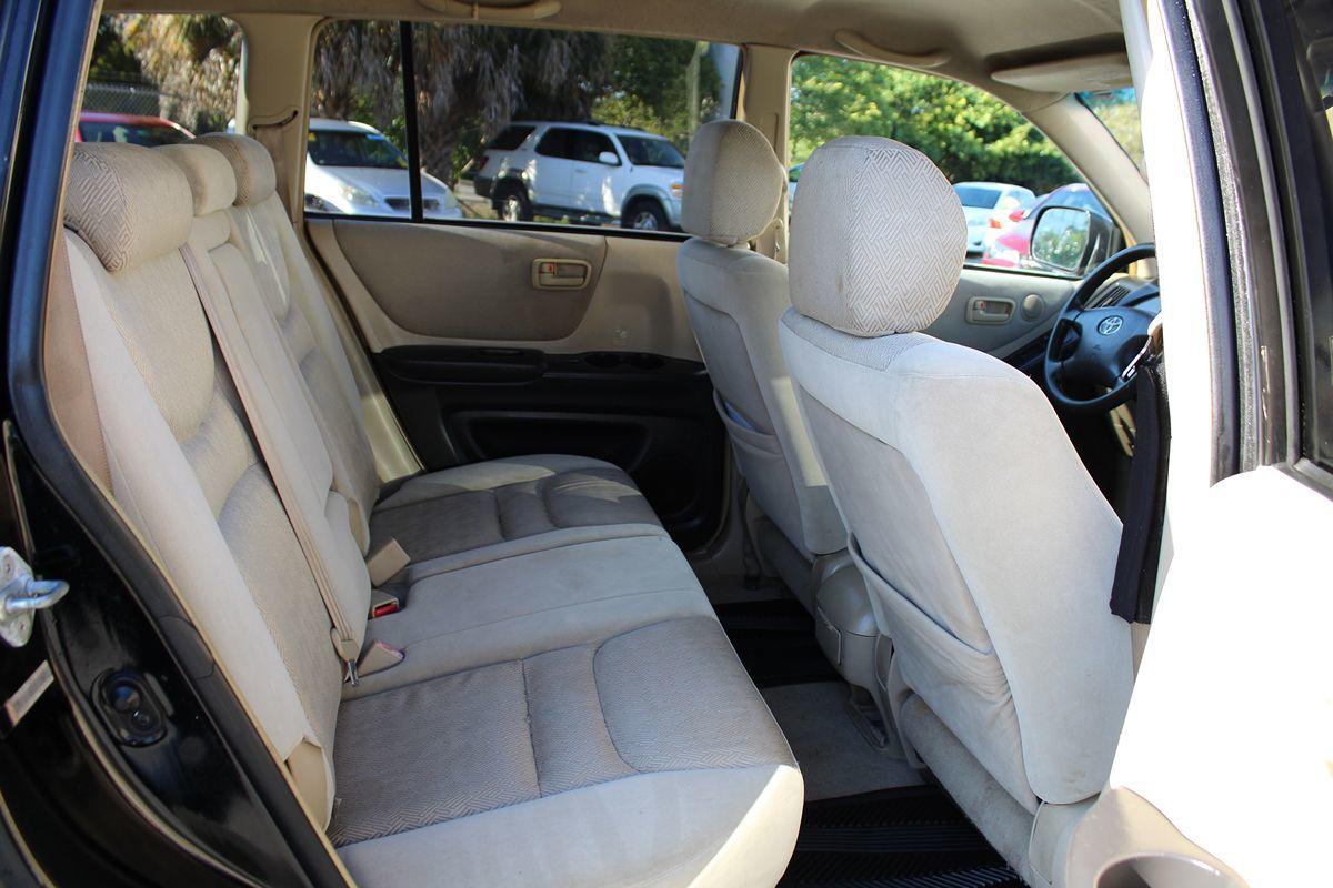 Toyota Highlander Only $3900 Cash** "No Financing" - Thumbnail 15