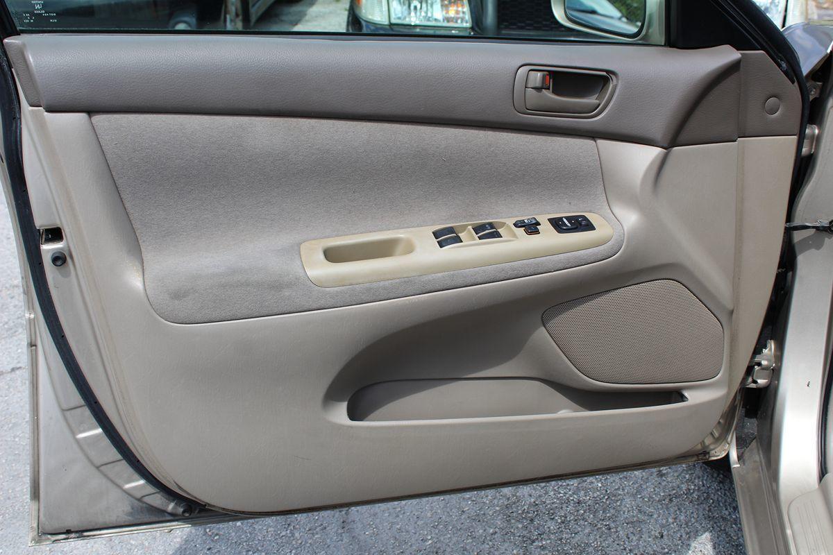 Toyota Camry Le Only $ Down** $85/Wk - Thumbnail 9