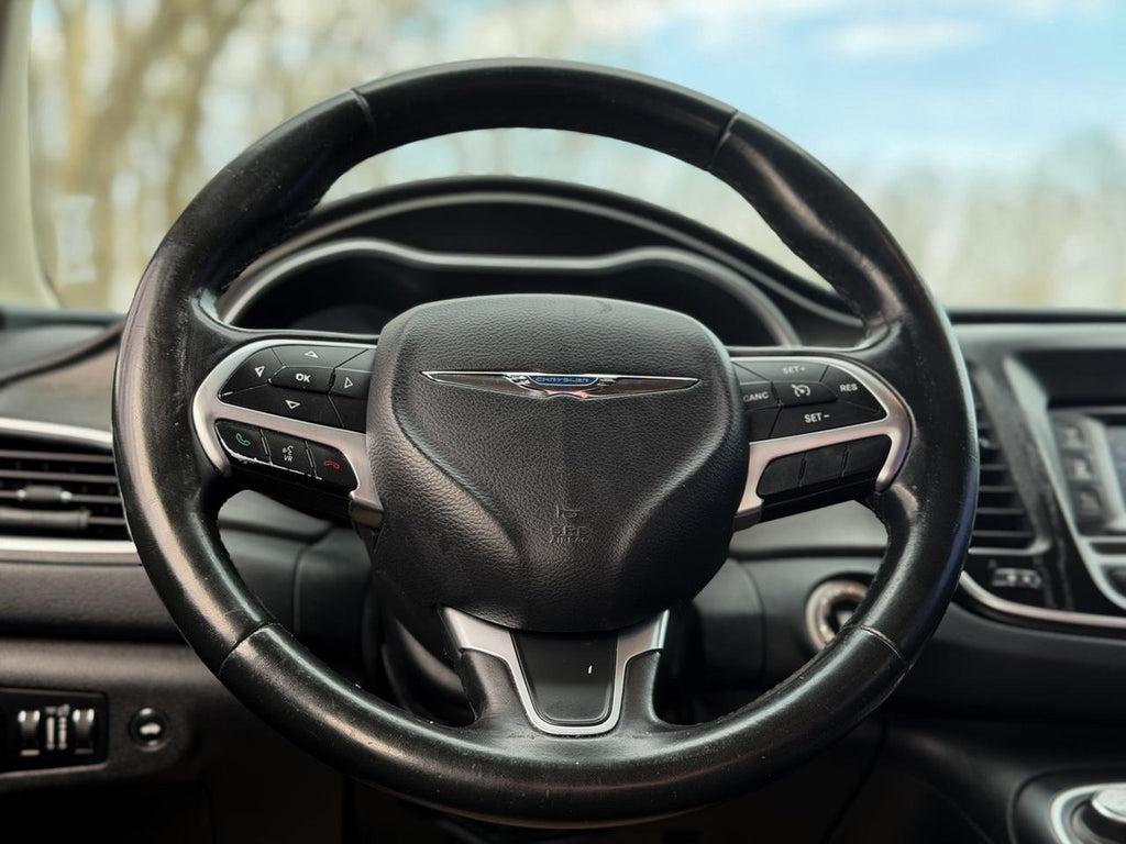 Chrysler 200 - Thumbnail 12