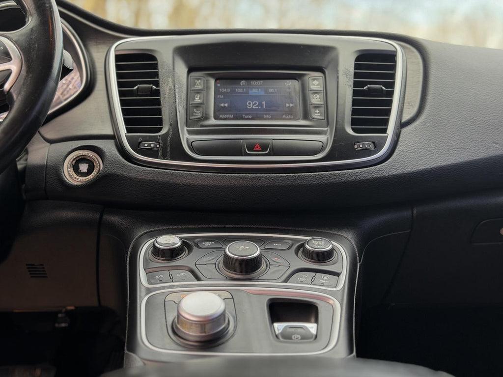 Chrysler 200 - Thumbnail 9