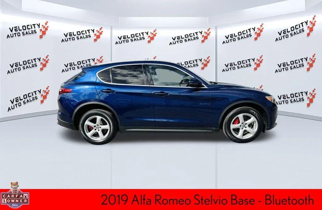 Alfa Romeo Stelvio - Thumbnail 3
