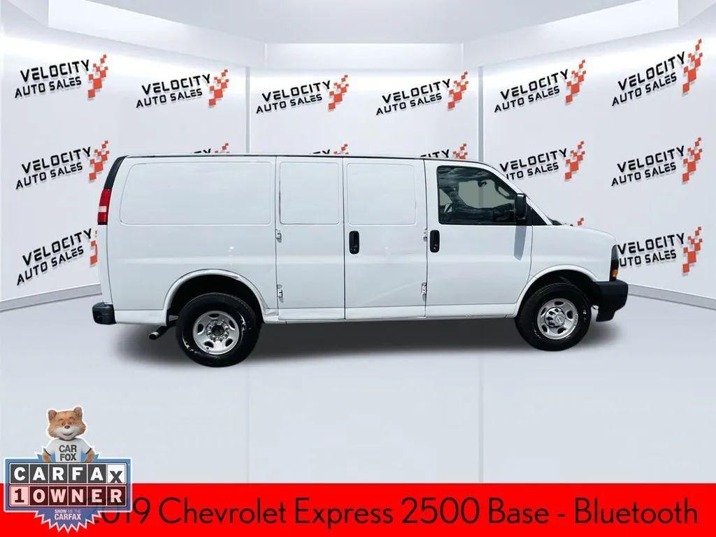 Chevrolet Express 2500 Cargo - Thumbnail 3