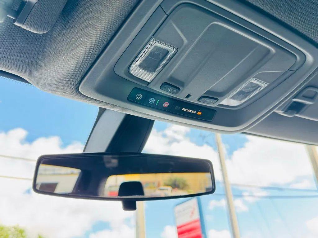 Chevrolet Silverado 1500 Crew Cab - Thumbnail 20