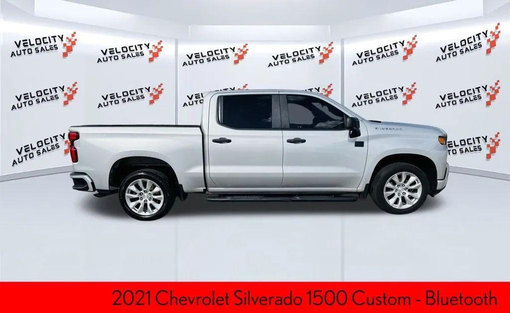 Chevrolet Silverado 1500 Crew Cab - Thumbnail 4