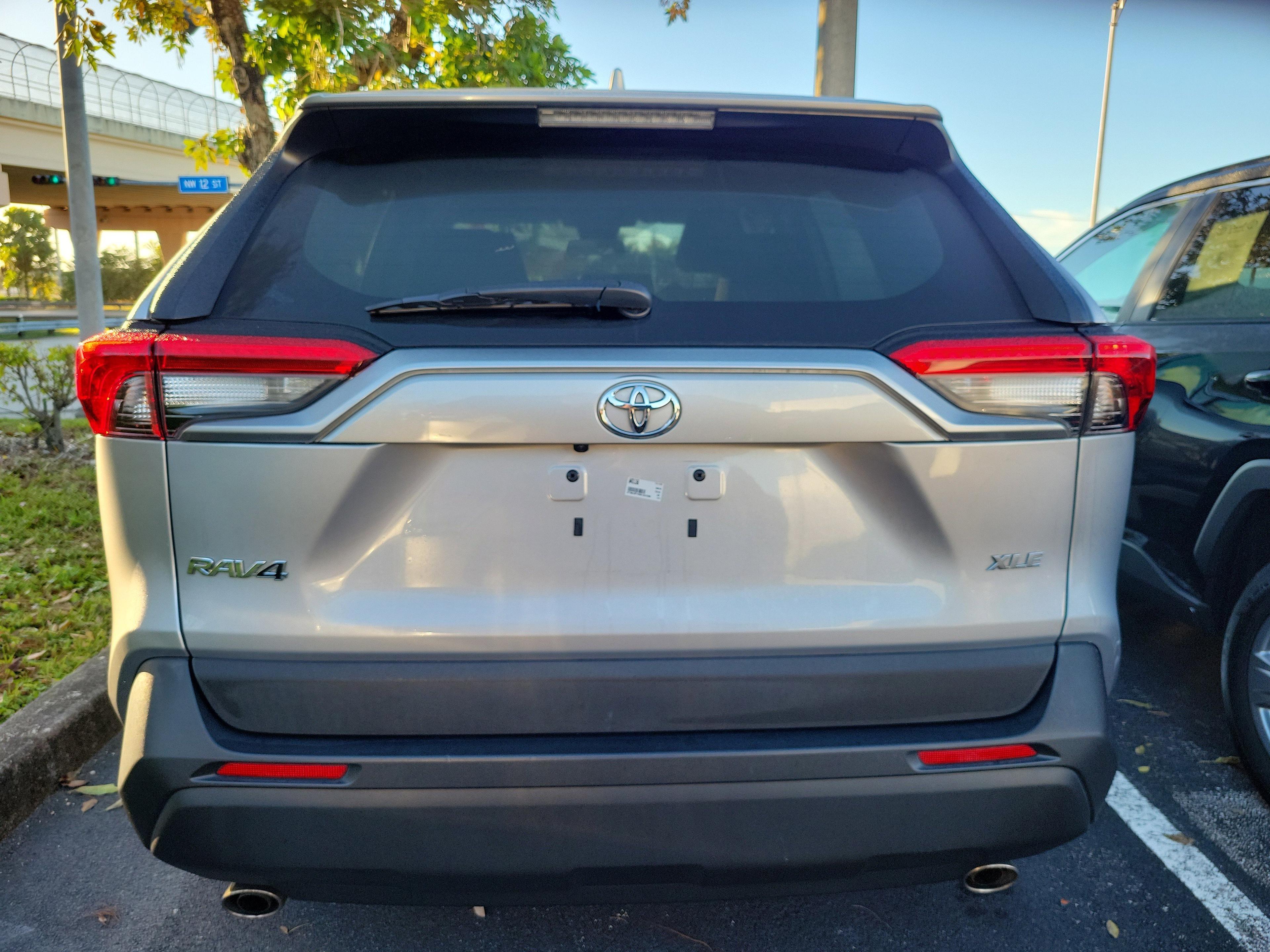 Toyota Rav4 Xle Fwd - Thumbnail 5