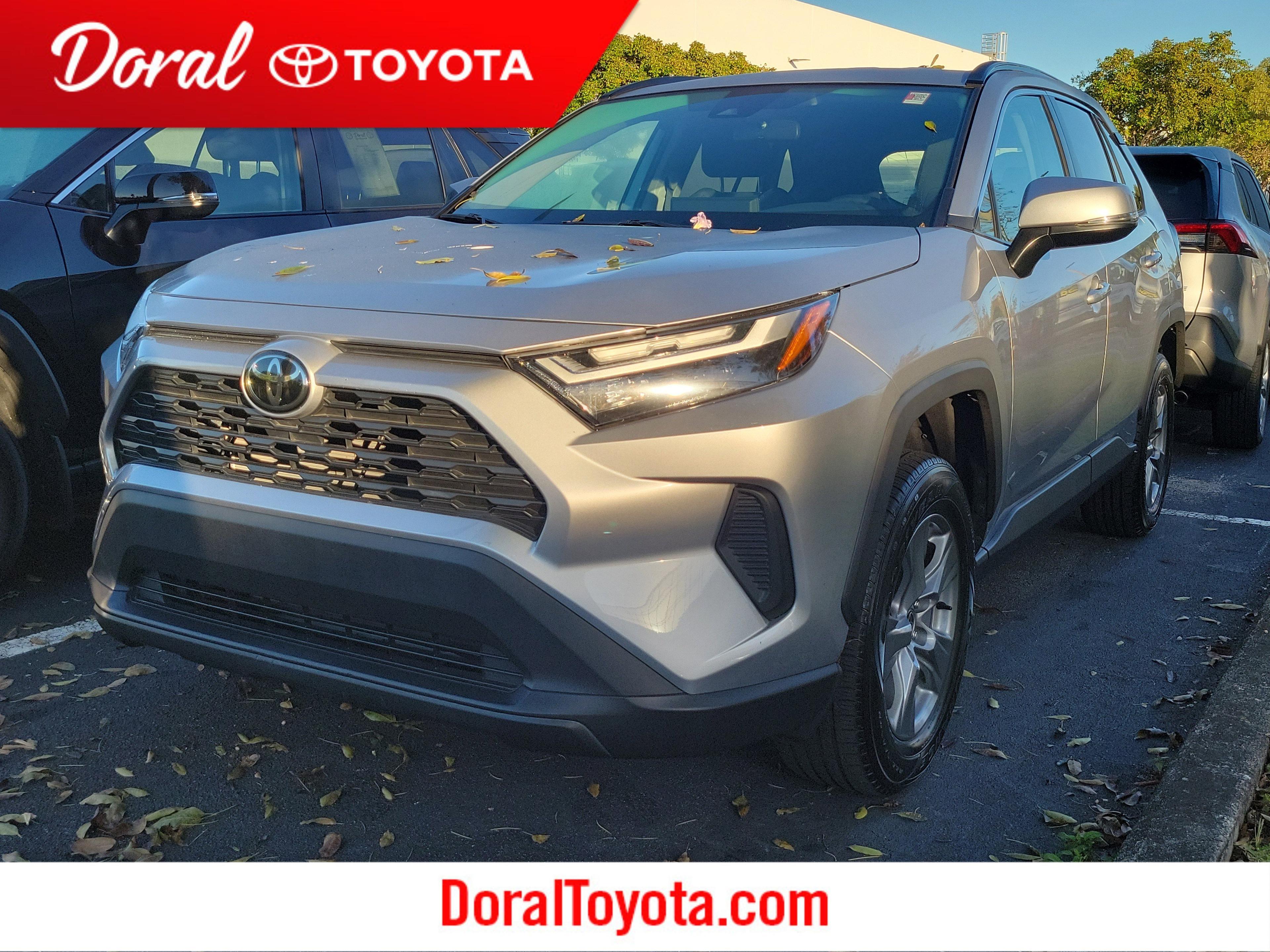 Toyota Rav4 Xle Fwd - Thumbnail 2