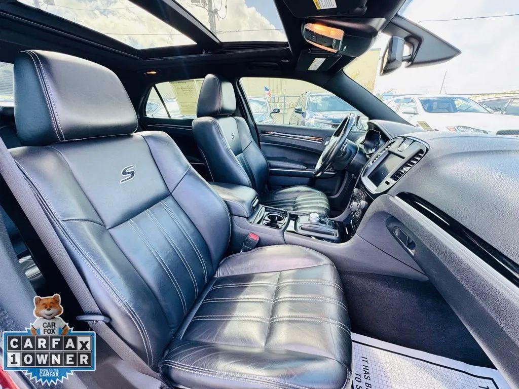 Chrysler 300 - Thumbnail 19