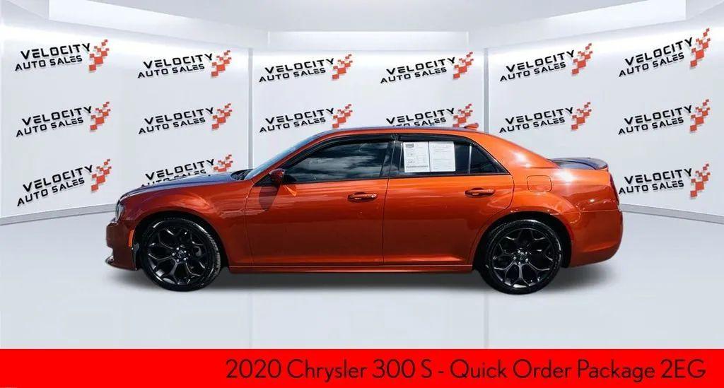 Chrysler 300 - Thumbnail 8